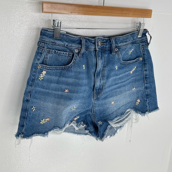 American Eagle Embroidered Floral Denim Shorts Size 6 Frayed Cutoffs Boho 27x2 - Picture 3 of 13